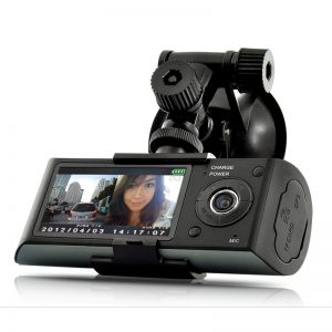 Camera video auto dubla cu GPS